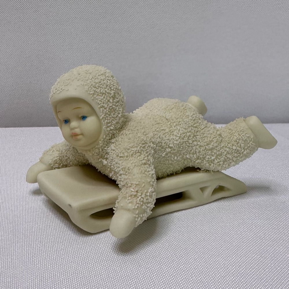 Snowbabies "Hold On Tight" Department 56 Vintage Figurine 1990s Christmas
